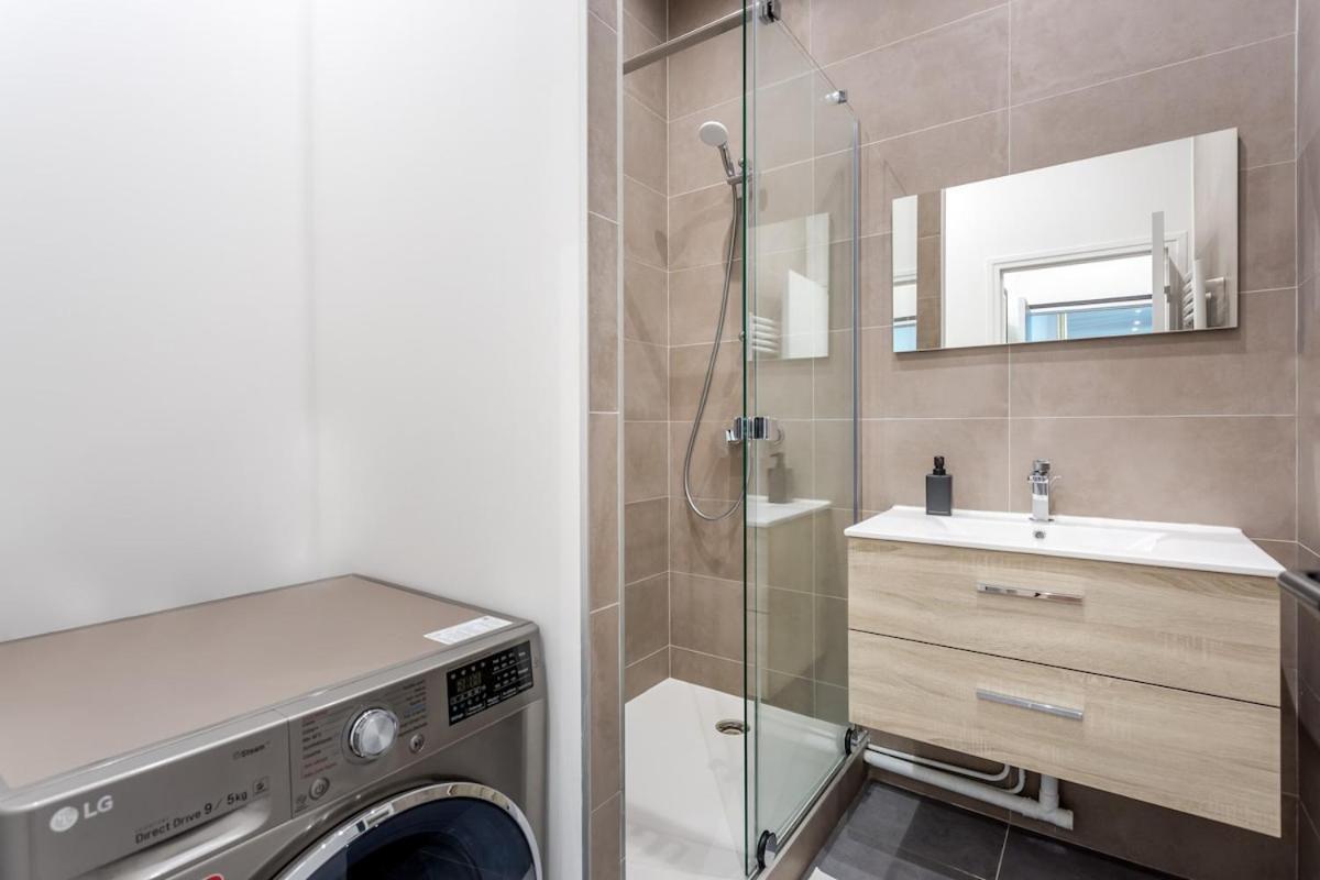 V2d Vivid Elegance Near Palais Royal 4p Apartment Paris